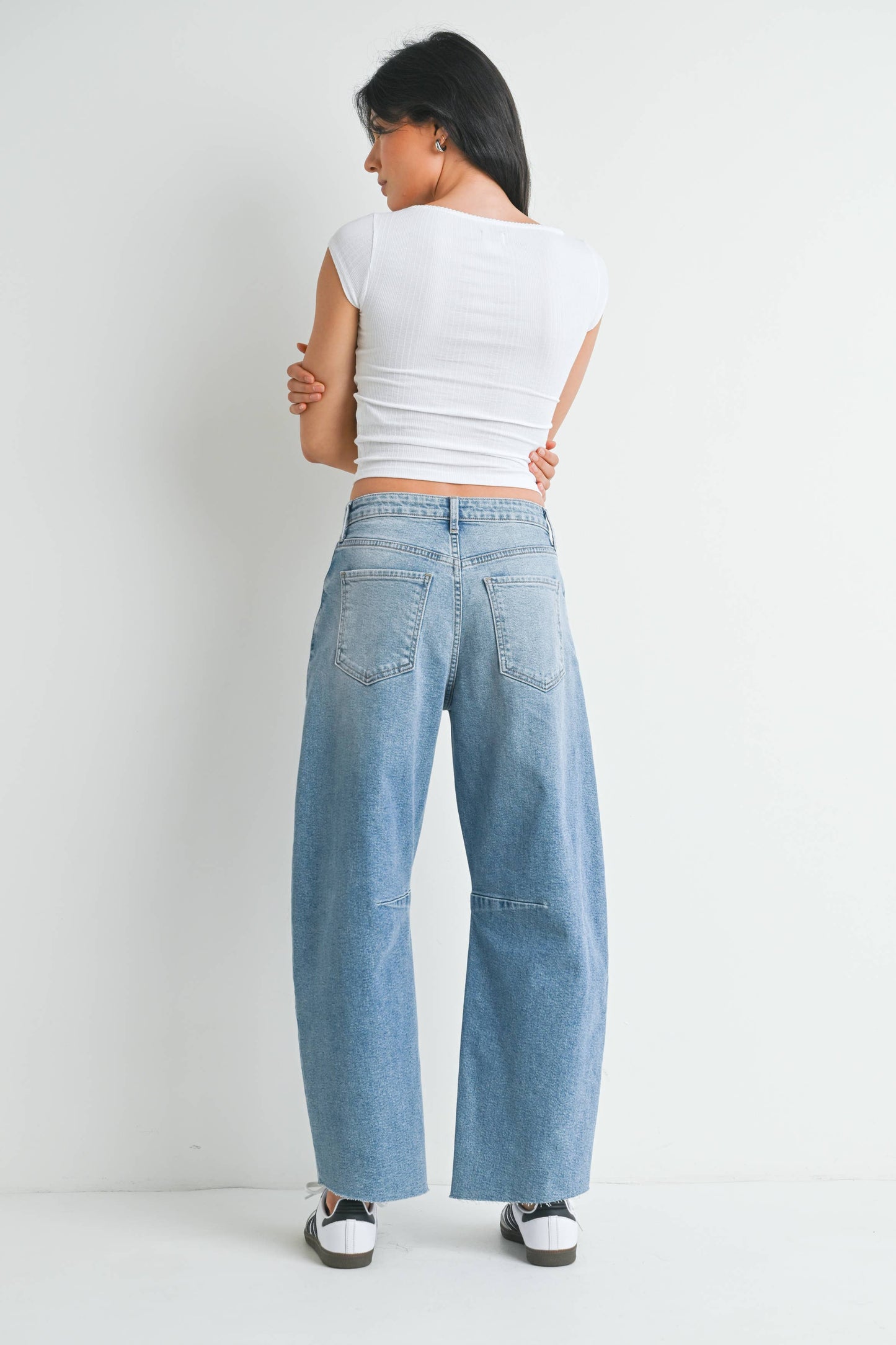 Barrel Jean w/ Seams - Light Wash