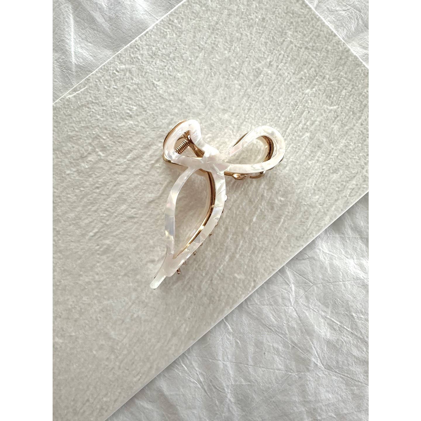 Bow Shaped Acetate and Metalltic Hair Clip