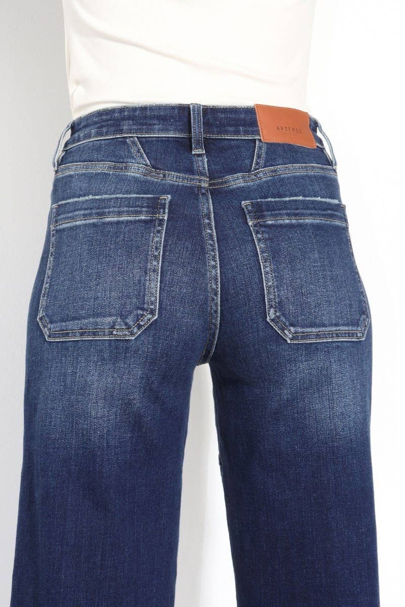 Relaxed Wide Leg Jeans
