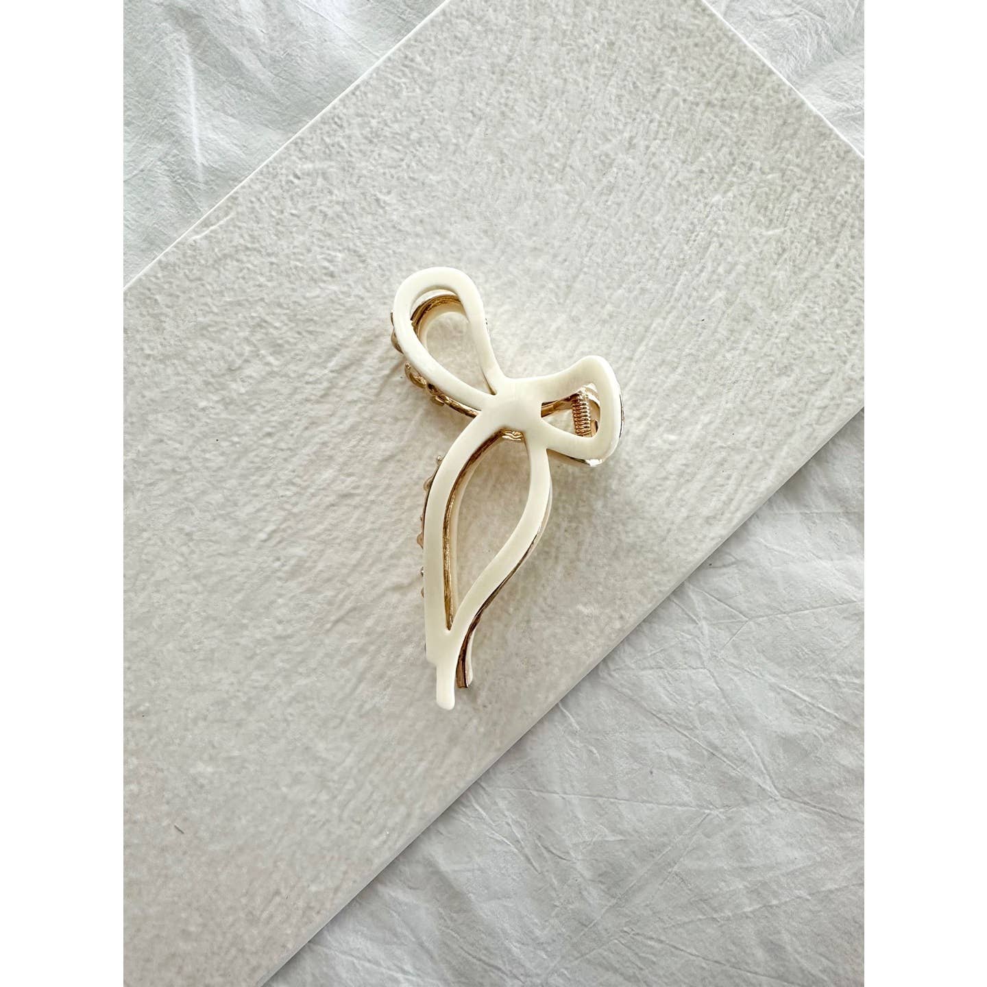 Bow Shaped Acetate and Metalltic Hair Clip