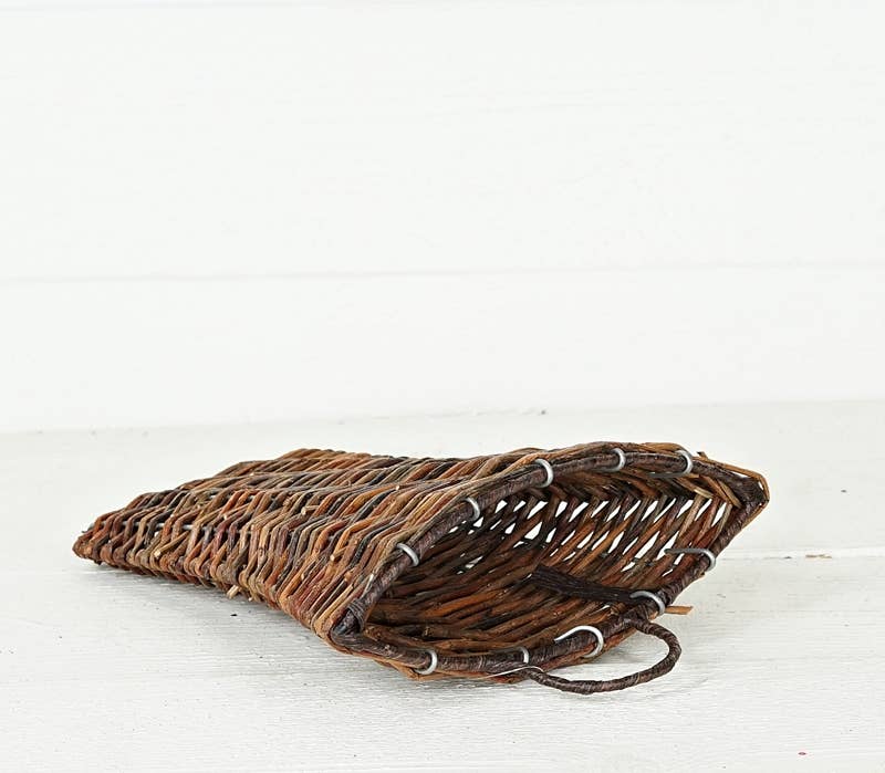Curvy Wall Basket-Willow-Brown