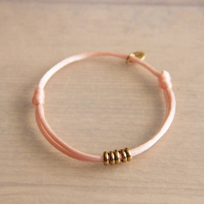 Satin Bracelet With Rings - Salmon / Gold